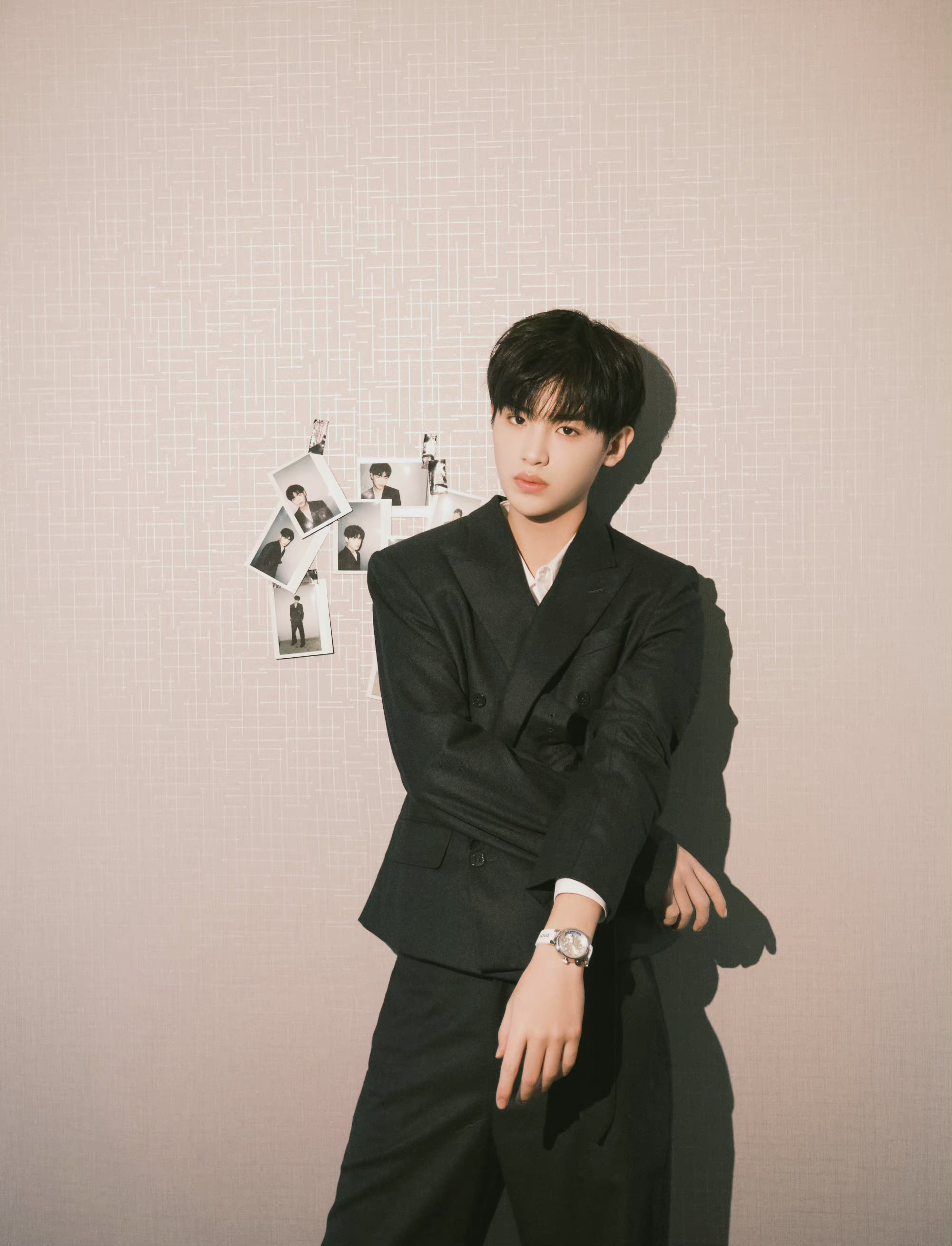 率性潇洒～@jjjustin0219 67 676767黄明昊黑色收腰西装写真