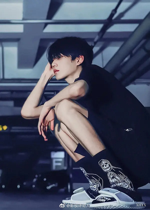 周柯宇的一些氛围感神图用脸鲨人的港风大帅哥周柯宇