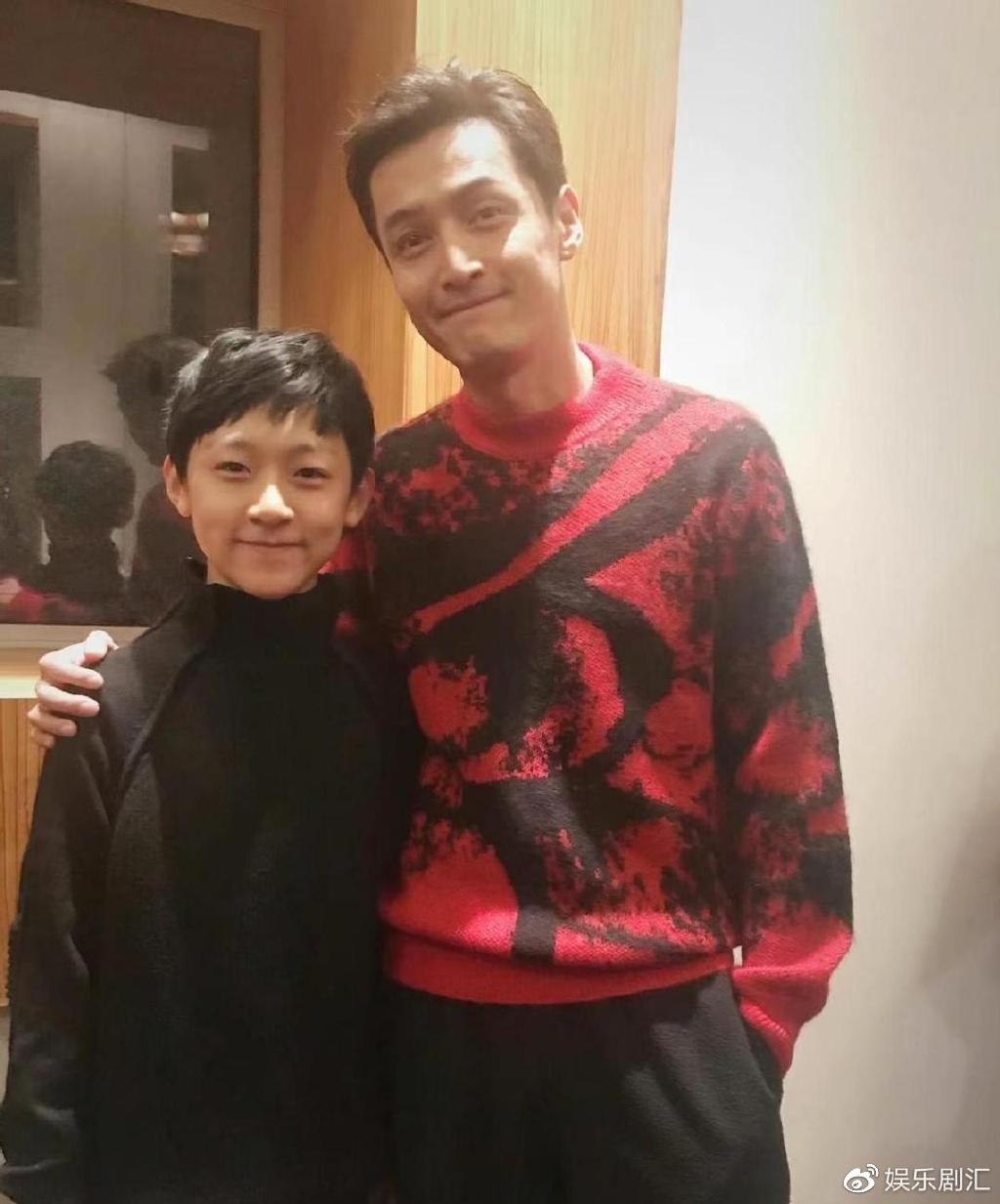 与杨新鸣上演“爷孙囧途”,《川流不“熄”》里的胡昌霖是大熟脸__财经头条
