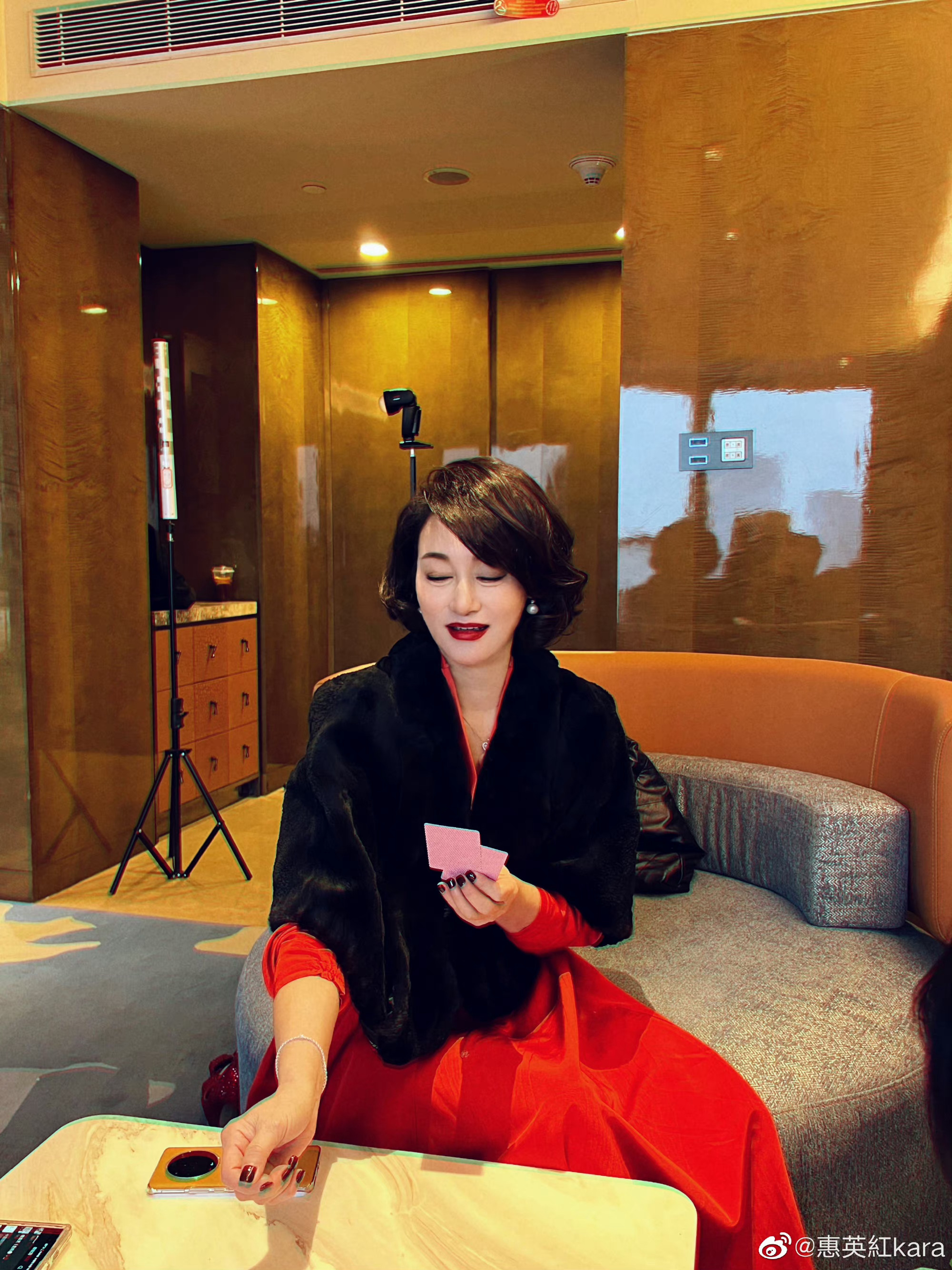 如何约到附近缺钱的学生,低成本社交策略全解析