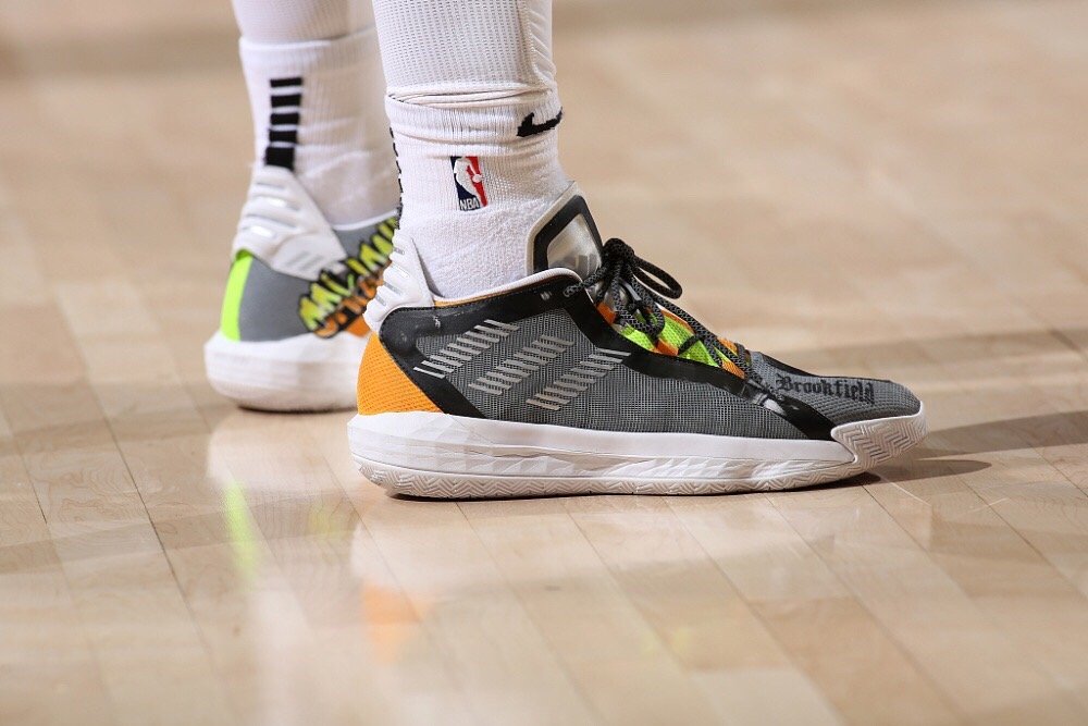 利拉德本赛季上脚个人第六代签名鞋adidas dame 6 配色精选