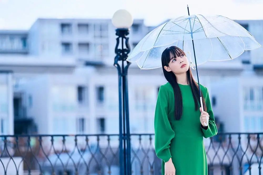 下雨天了怎么办全球最火的透明雨伞都在这了