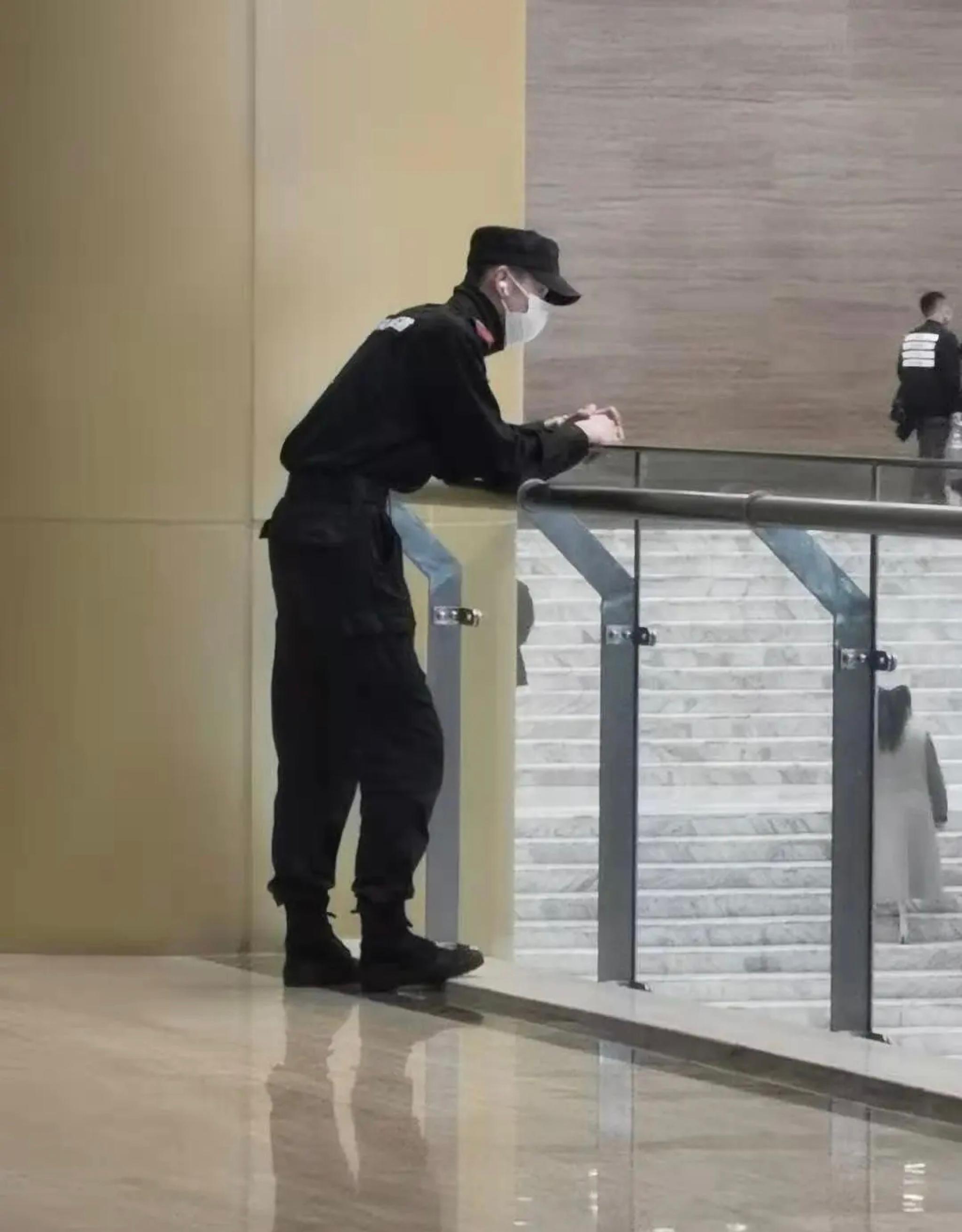 来自网友投稿:"以为邢克垒真的存在"