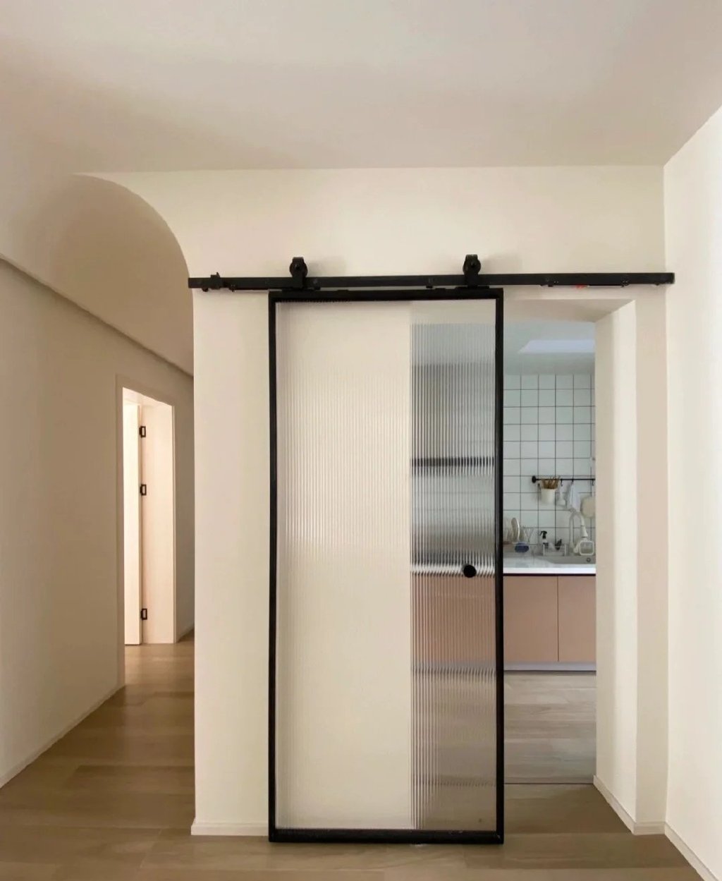 推拉门选吊轨还是地轨?