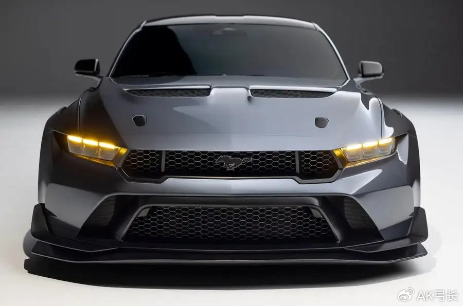 新款福特野马gtd碳纤维车身800马力挑战欧洲超级跑车