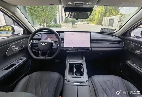 奇瑞风云A8L全面升级，能否成为混动家轿市场的新标杆？