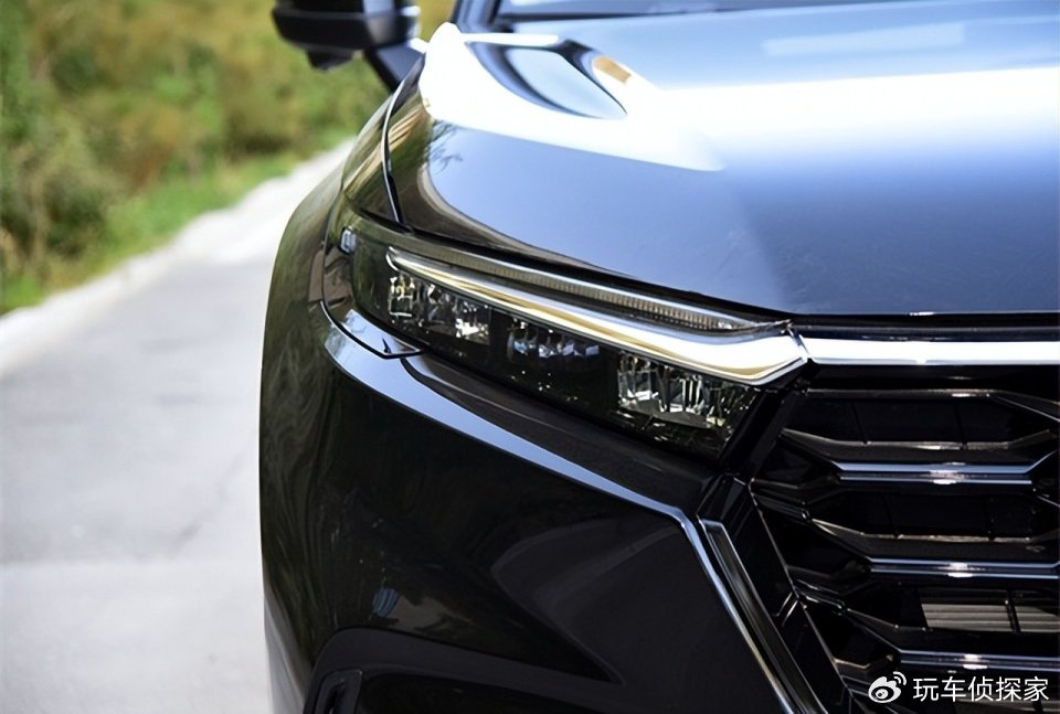 关键是价格,本田crv的入门版车型价格已经跌到了14.