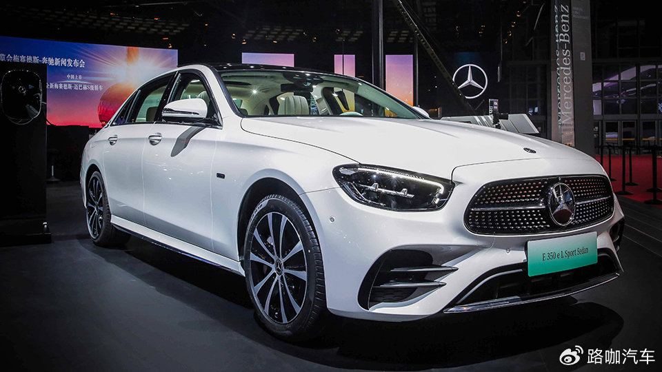 奔驰调慢电动目标,高端电动车不赚钱,何时能卖高价?-新浪汽车