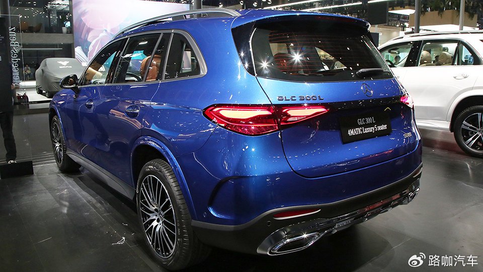 新款奔驰glc,燃油版降价上市,插混也将油电同价?