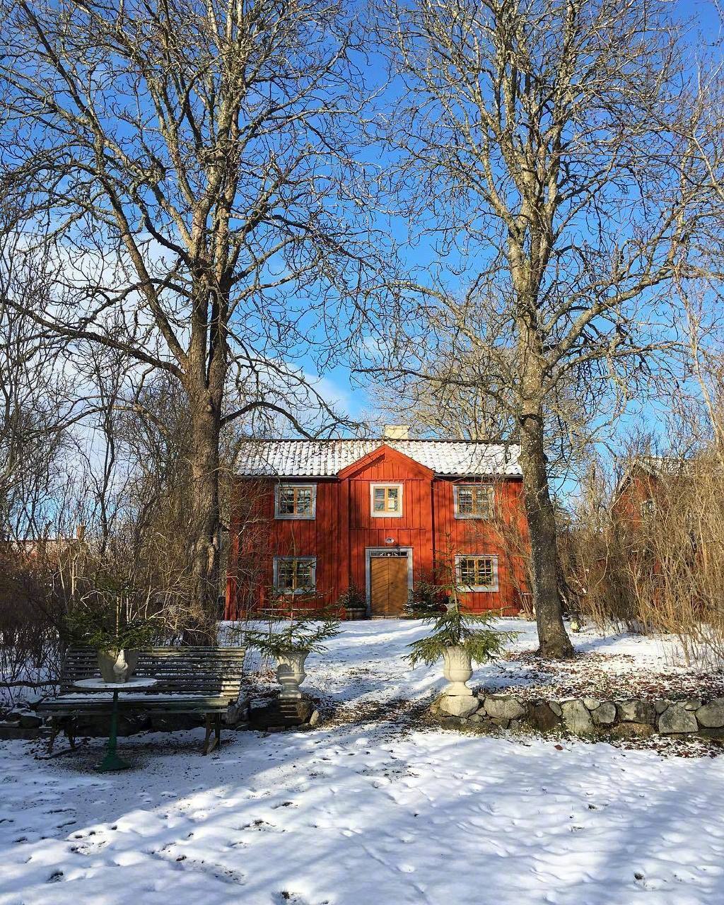 瑞典雪中小木屋__财经头条