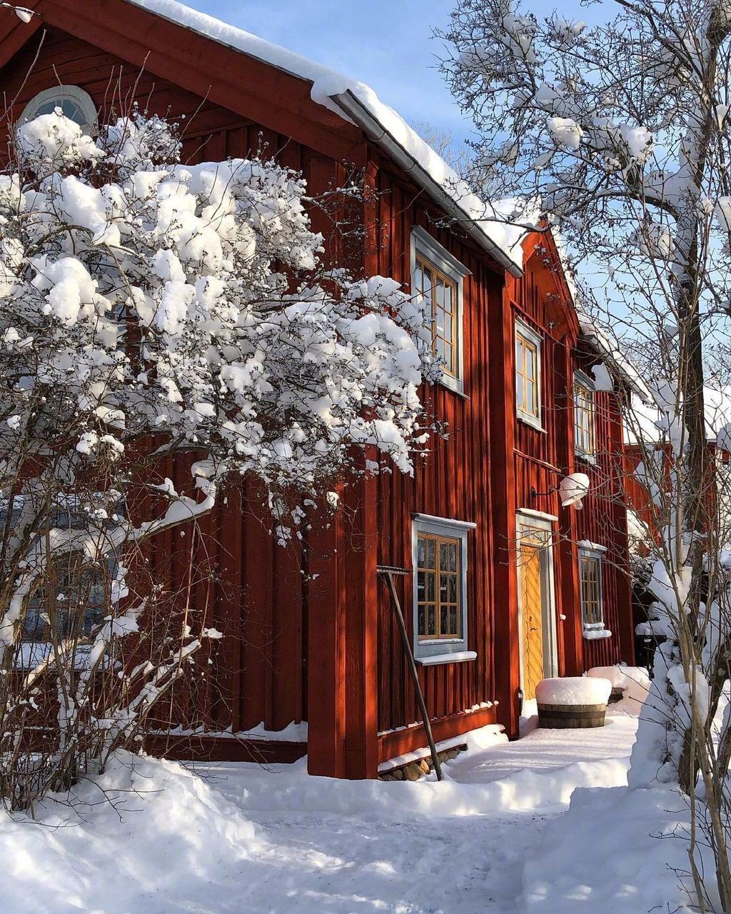 瑞典雪中小木屋__财经头条