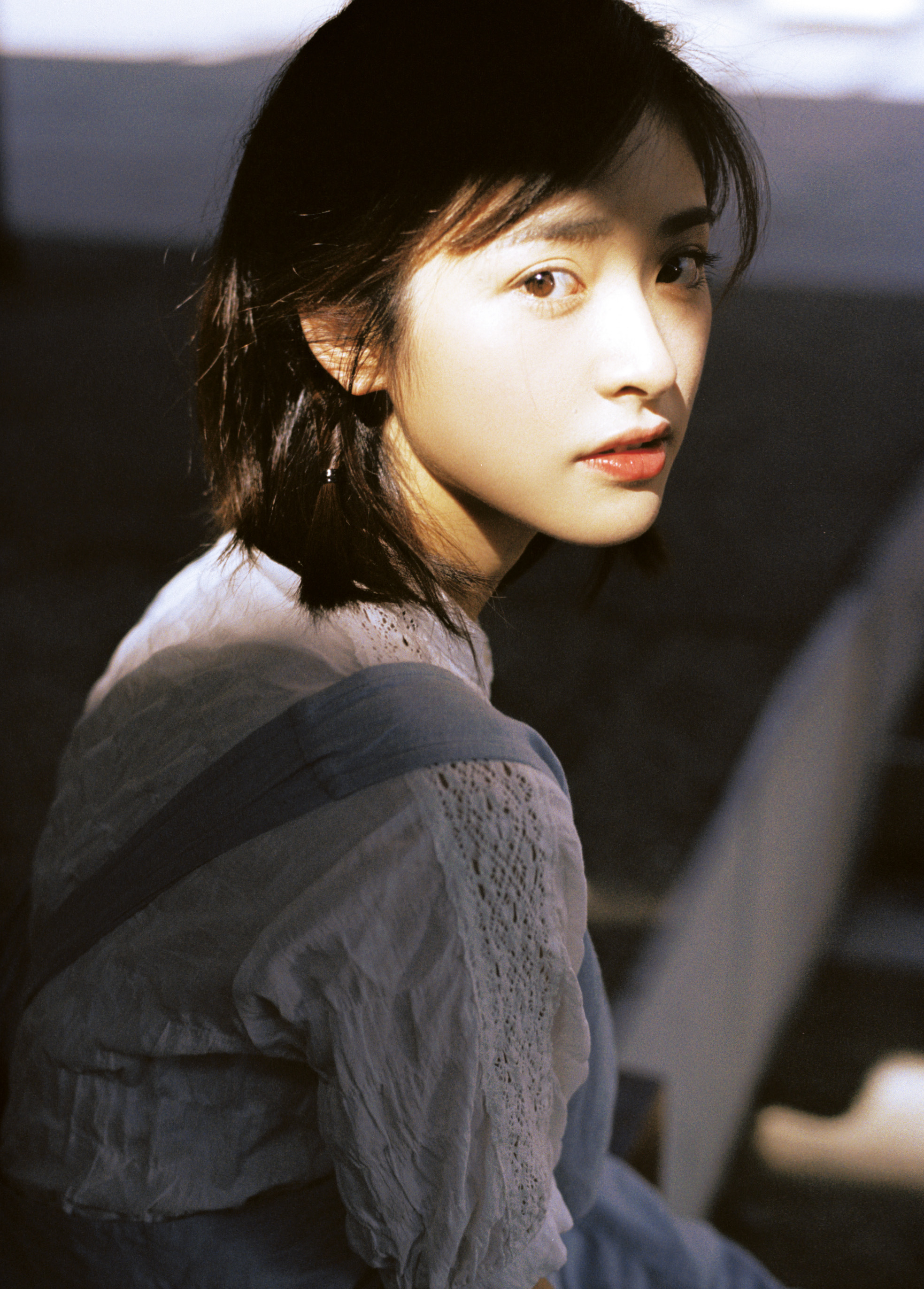 沈月最新大片,泪痕妆还蛮美的,极具表现力,小清新很治愈……__财经