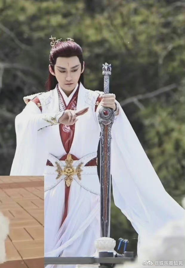 仙剑奇侠传四 汪铎演的玄霄服化还原还不错嘛