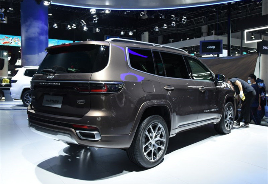 新款jeep大指挥官正式上市外观升级售价2398万3298万元