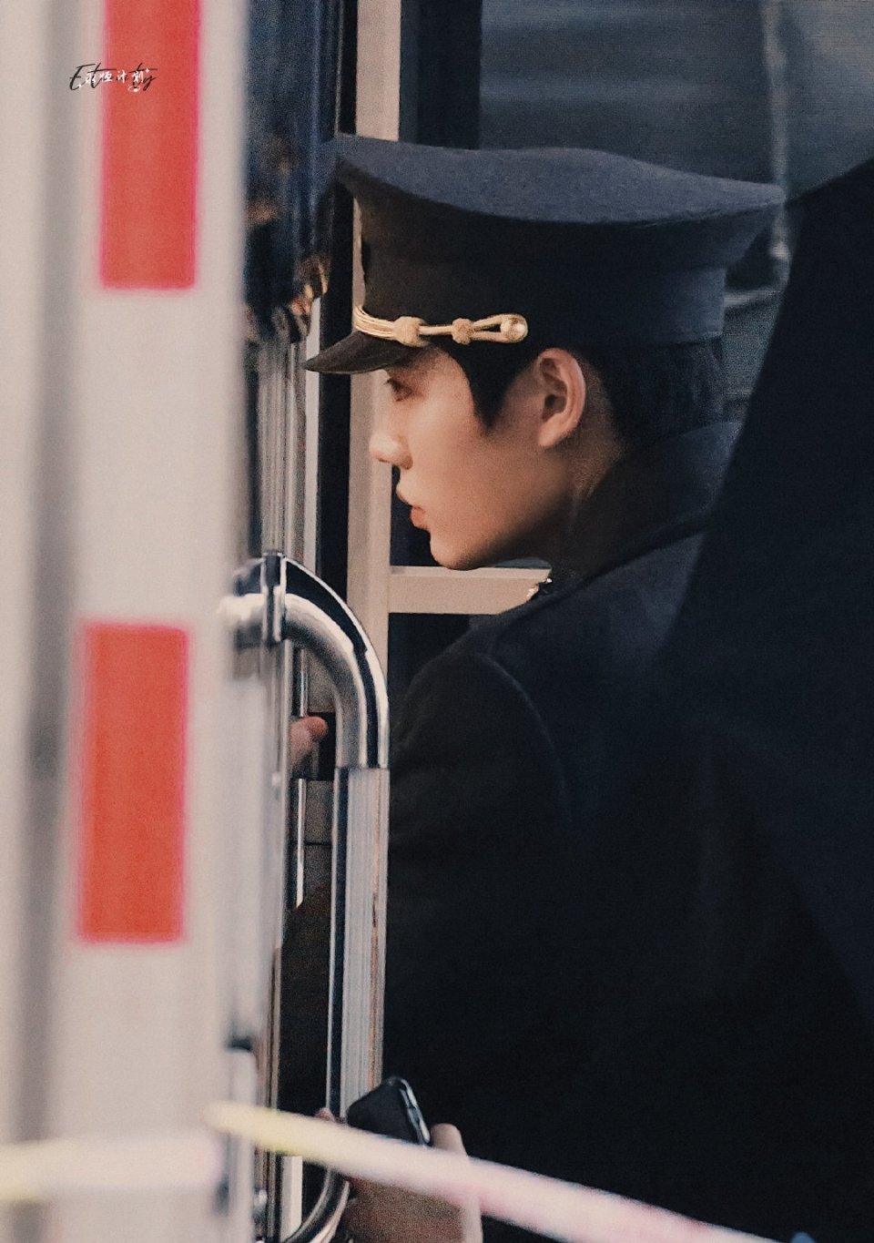 林彦俊一见倾心民国剧照释出,民国军装造型真的太绝了……_高清图集