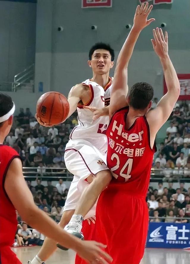 广东男篮被迫集体转运隔离!这不是杜锋和三姐杜梅的感人故事!休闲区蓝鸢梦想 - Www.slyday.coM 广东男篮被迫集体转运隔离!这不是杜锋和三姐杜梅的感人故事!休闲区蓝鸢梦想 - Www.slyday.coM