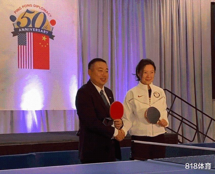 大国风度! 刘国梁西装皮鞋与美国乒协主席比赛, 主动让球1休闲区蓝鸢梦想 - Www.slyday.coM 大国风度! 刘国梁西装皮鞋与美国乒协主席比赛, 主动让球1休闲区蓝鸢梦想 - Www.slyday.coM