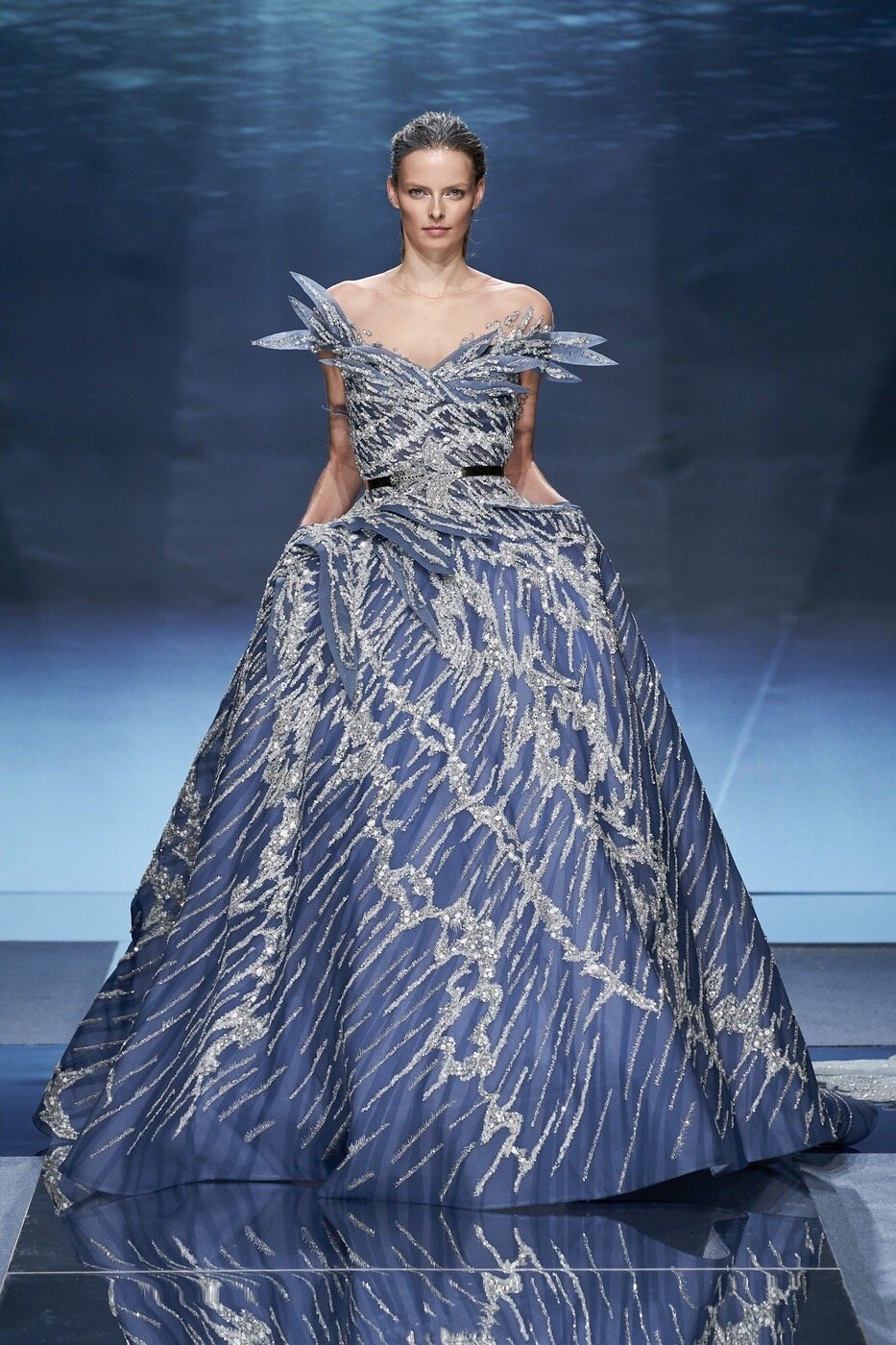 ziad nakad s/s 2020 深海里的高定礼裙,水钻亮片,薄纱羽毛.