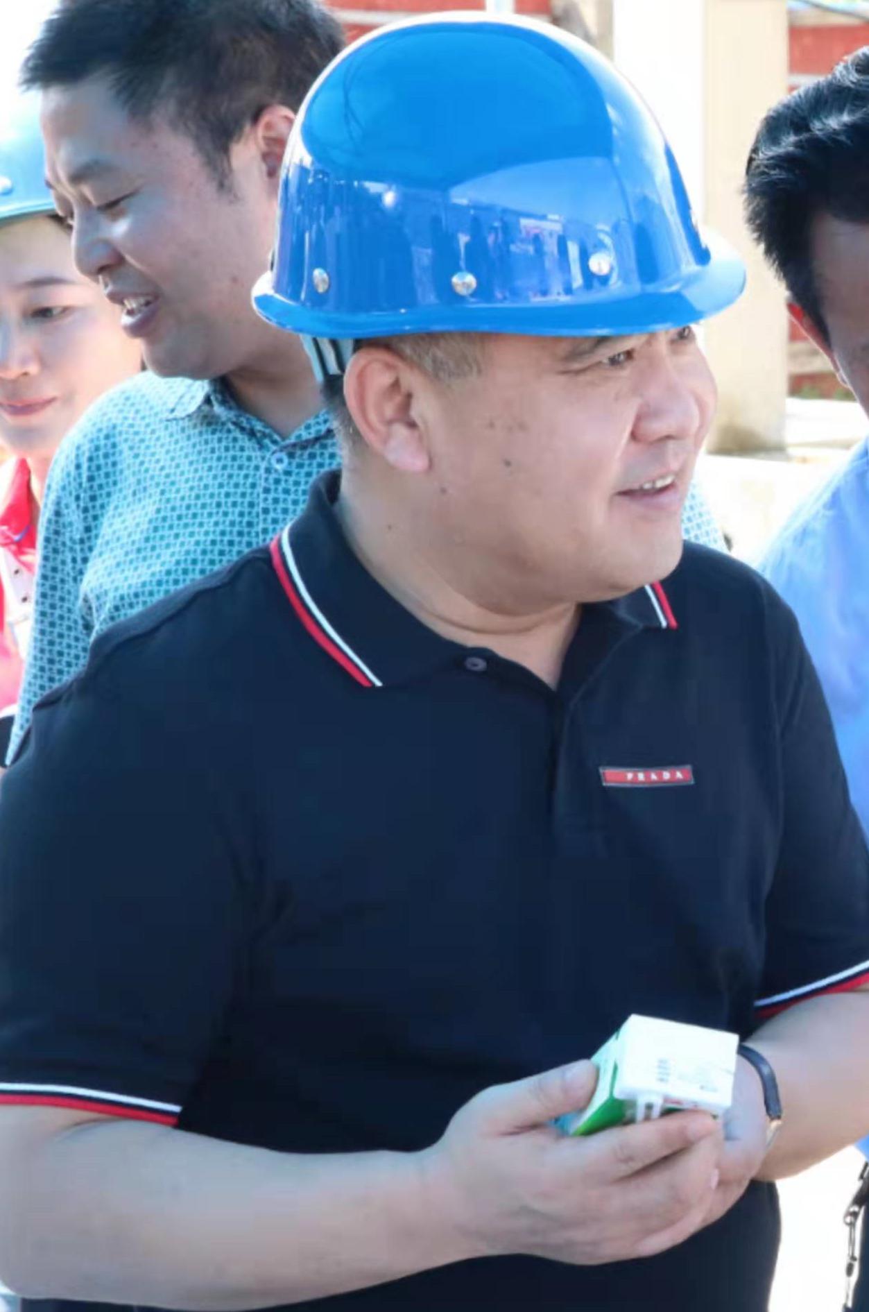 国发2号访谈皇氏集团遵义乳业总经理李荣久新国发2号文件让我们立足