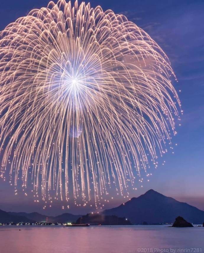 日本花火大会 夜空中的浪漫繁华