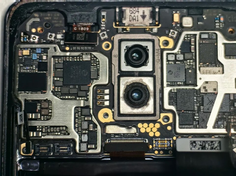 欣赏一下七年前的华为 mate10pro拆解,佩服当时华为的做工