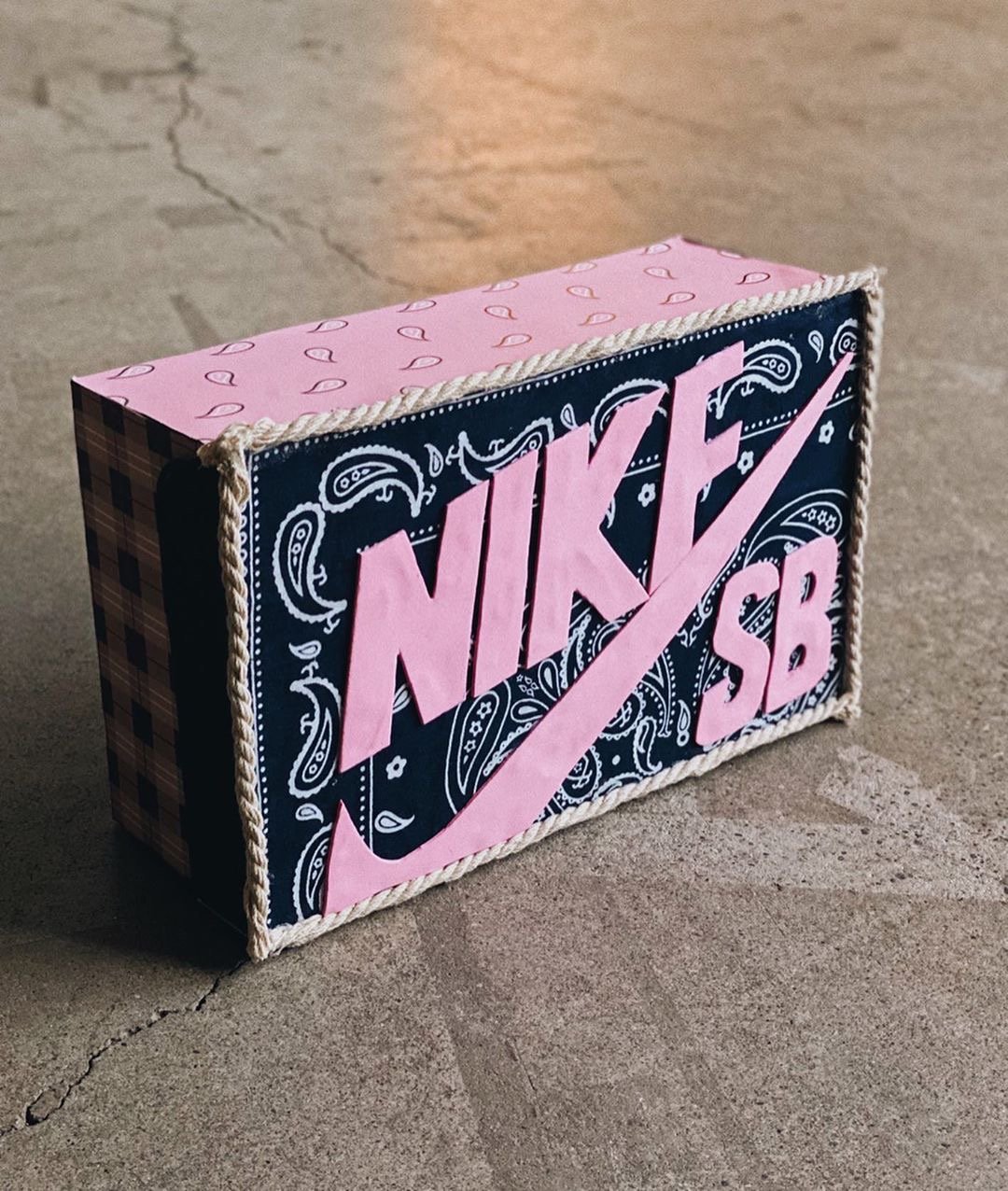 有鞋迷因为太喜欢travisscottxsbdunk特殊版鞋盒了