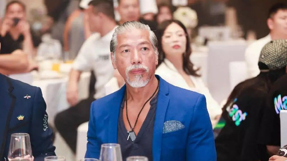 59岁身材依旧健硕,张耀扬入选香港美男排行,面恶心善已低调完婚?|张耀扬|身材|低调_新浪新闻