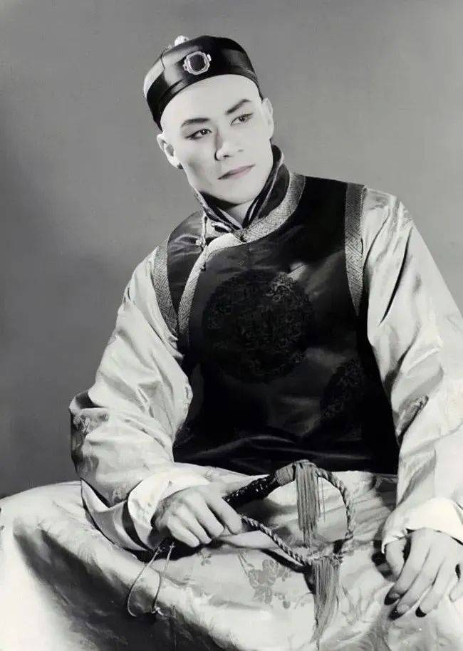 人民艺术家蓝天野逝世,曾为中共地下党员休闲区蓝鸢梦想 - Www.slyday.coM 人民艺术家蓝天野逝世,曾为中共地下党员休闲区蓝鸢梦想 - Www.slyday.coM