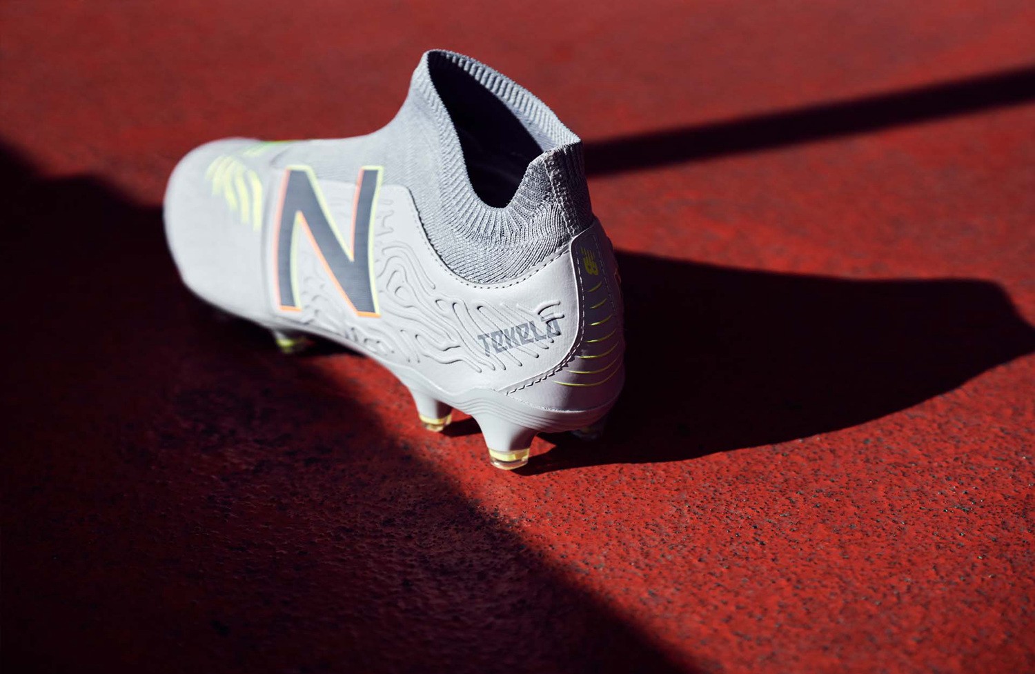 newbalancedefianceleather足球鞋套装发布