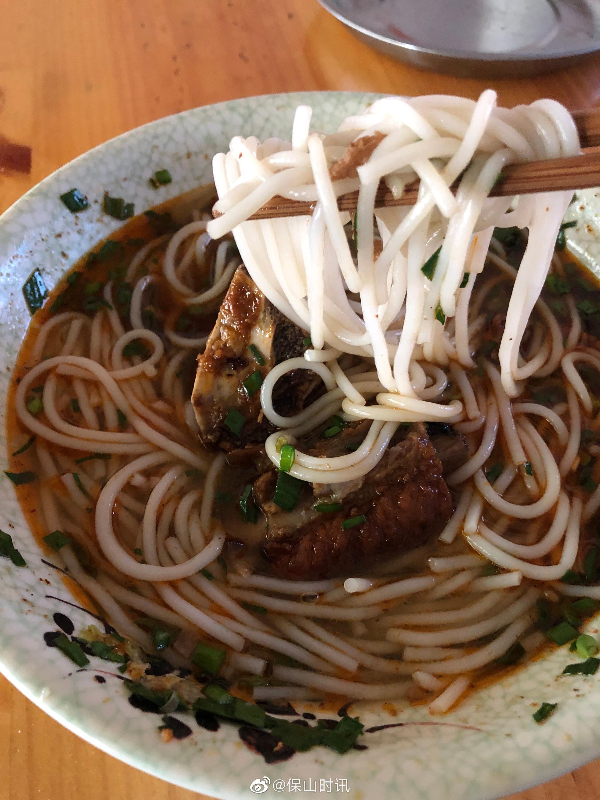 清汤大排米线,你想吃吗?