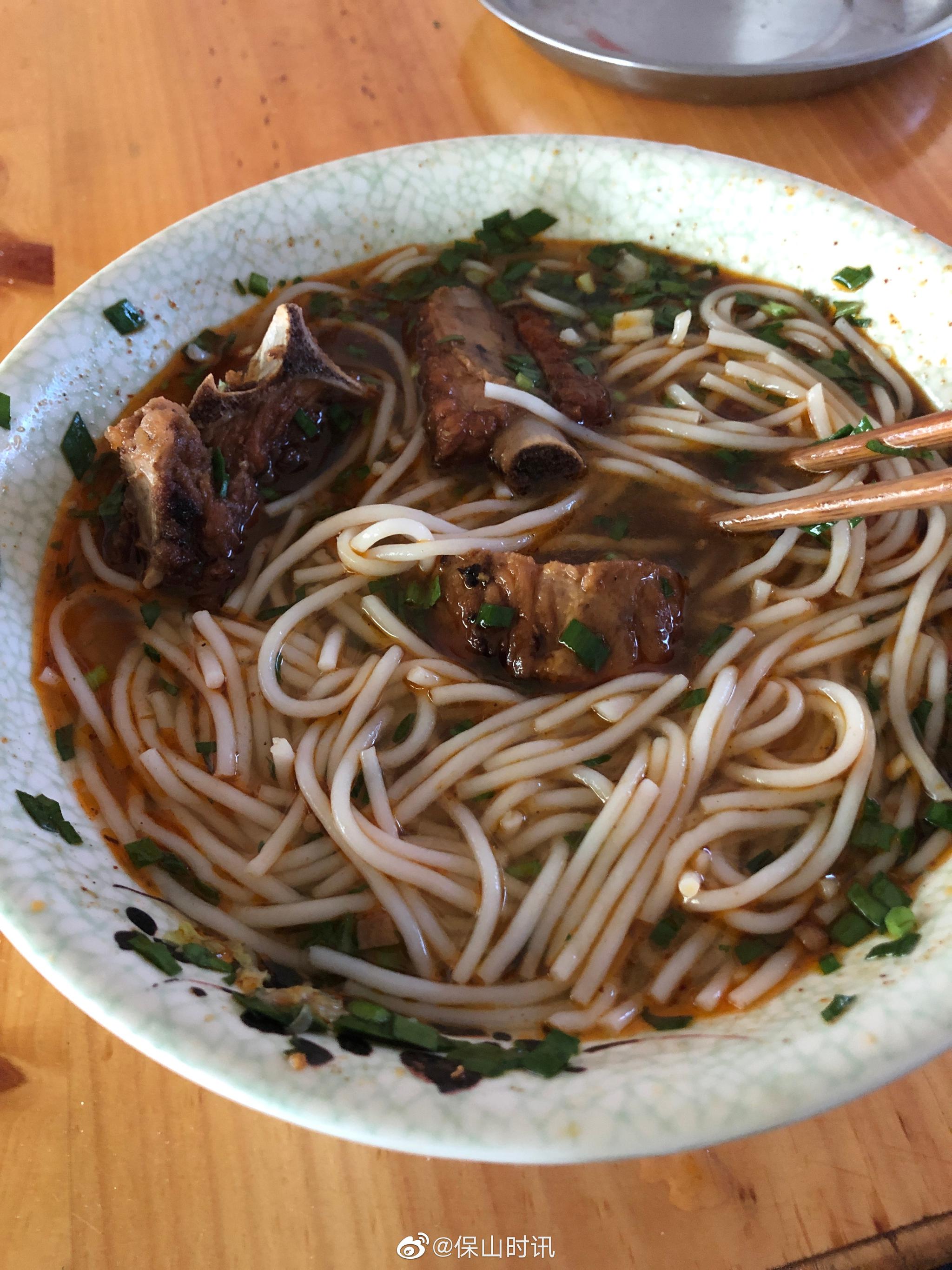 清汤大排米线,你想吃吗?