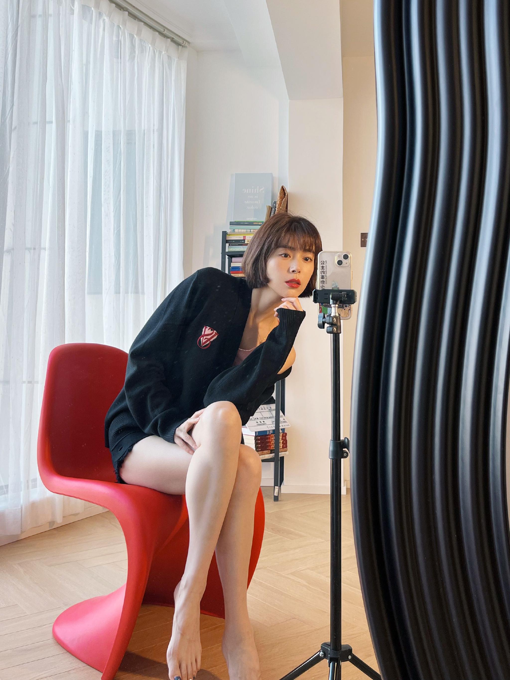 镜子里面住着一个又飒又美的仙女耶@卢杉 67镜子里面住着一个又飒又