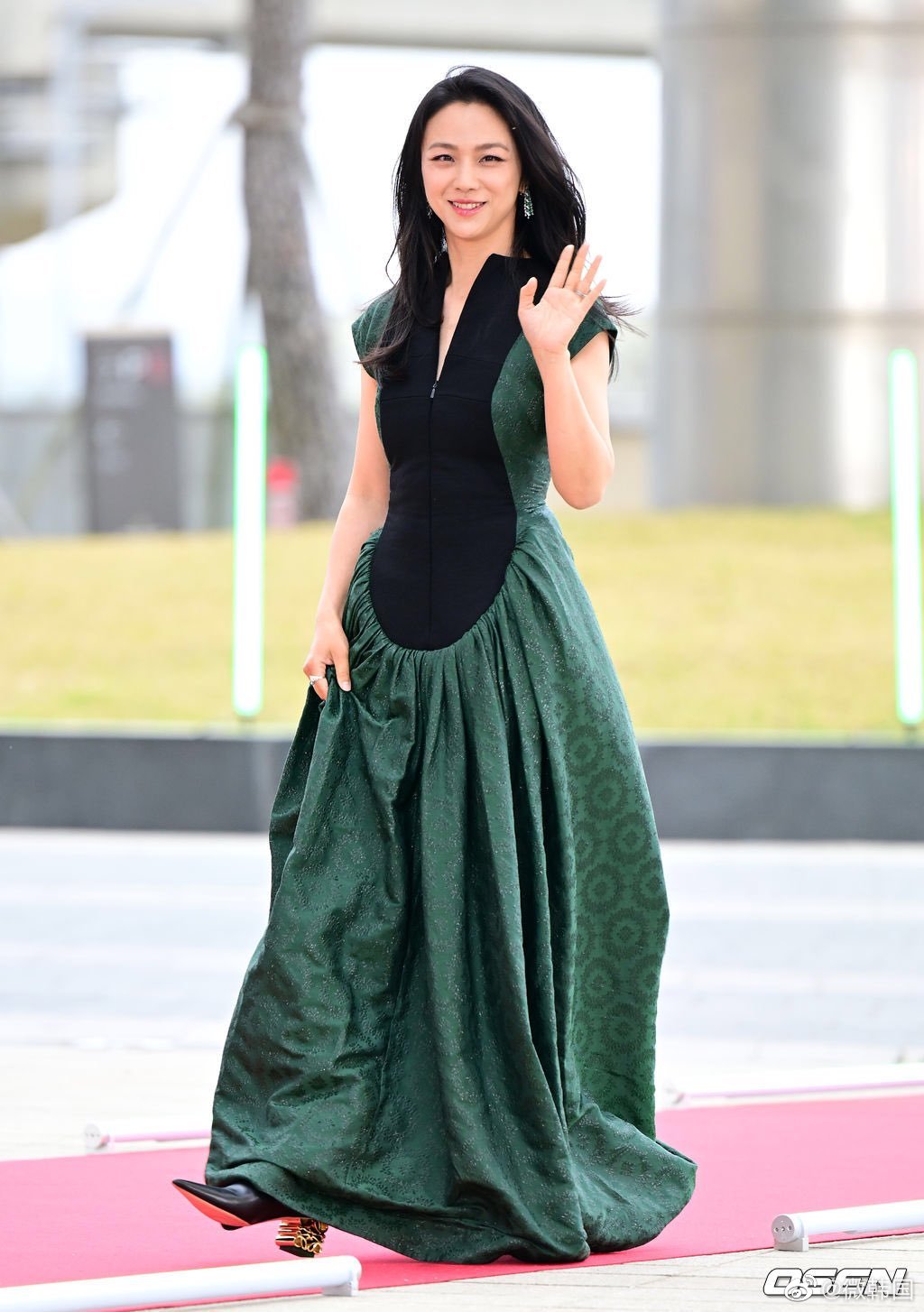 第59届百想艺术大赏红毯新闻图 汤唯 宋慧乔 林智妍 iu 裴秀智