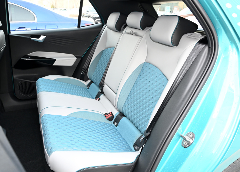 复古还是新潮？欧拉芭蕾猫对比大众ID.3谁更吸睛？