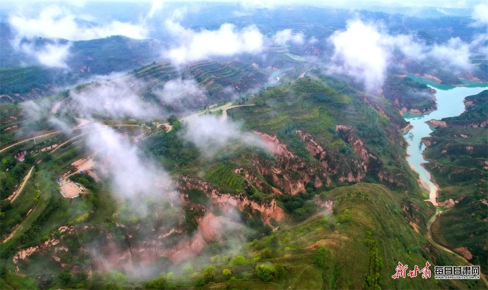 每日甘肃网通讯员 刘斌 摄影报道9月29日,从高空俯视庆阳市镇原县