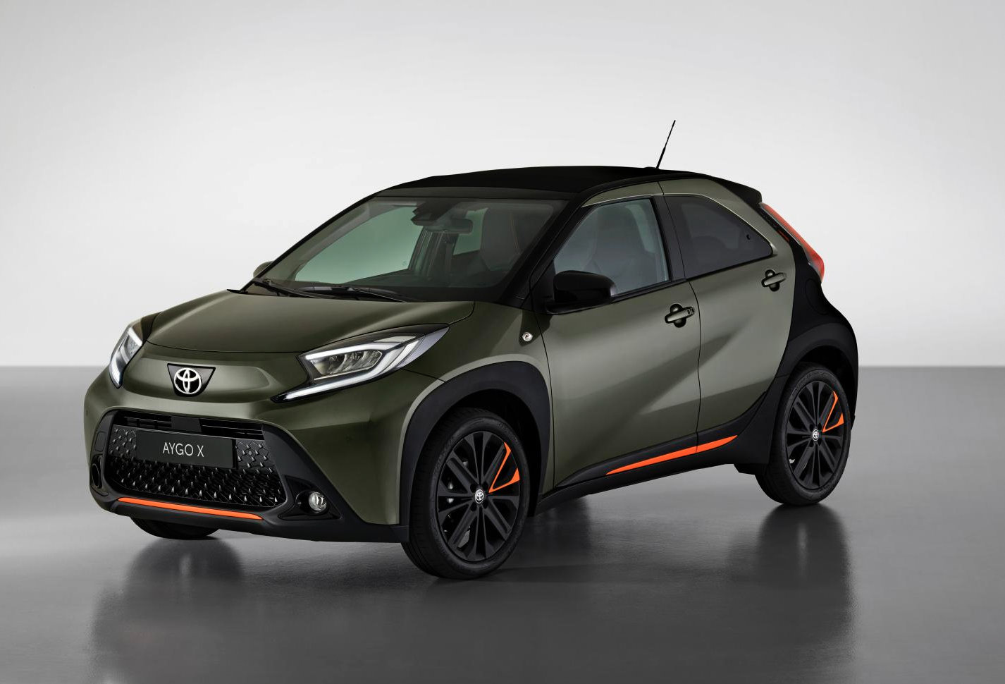 丰田官方正式发布了丰田aygo x的官图……_高清图集_新浪网