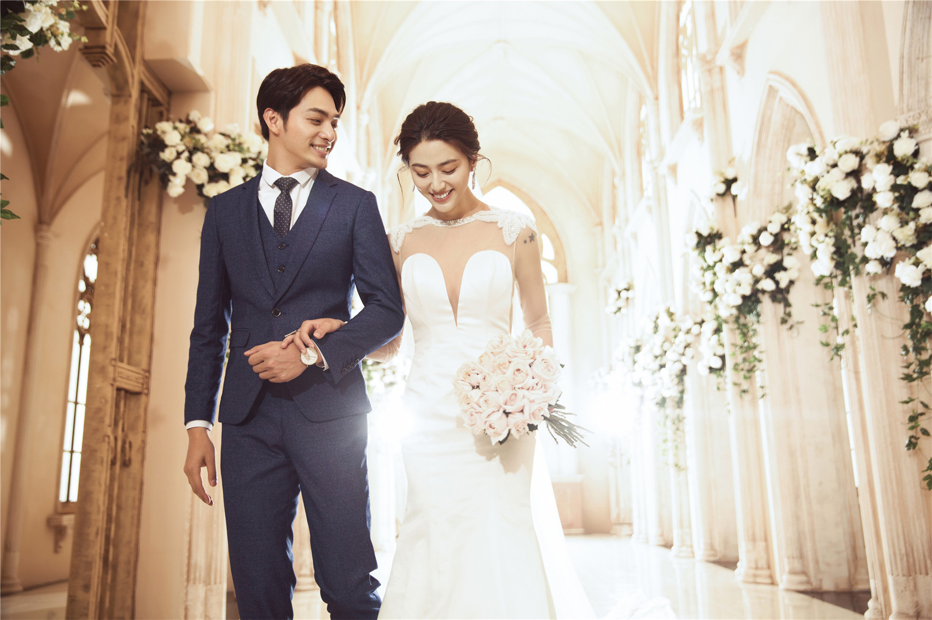 旅拍备婚攻略|热门旅拍婚纱照经典拍照10个姿势,永不过时