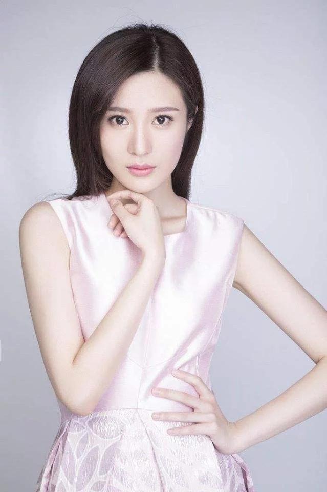 她温婉古典的长相,清新恬淡的气质,出演过中国古代第一美女西施|西施