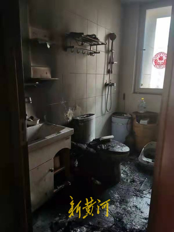 星恒牌锂电池第一天充电就爆炸 厂家和销售商“踢皮球”(图1)