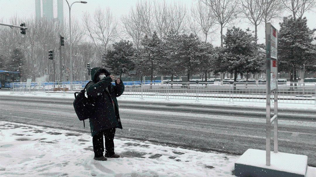 冬奥赛场内外，堆雪人大赛开始了！外国记者说：“下雪的北京非常美”休闲区蓝鸢梦想 - Www.slyday.coM