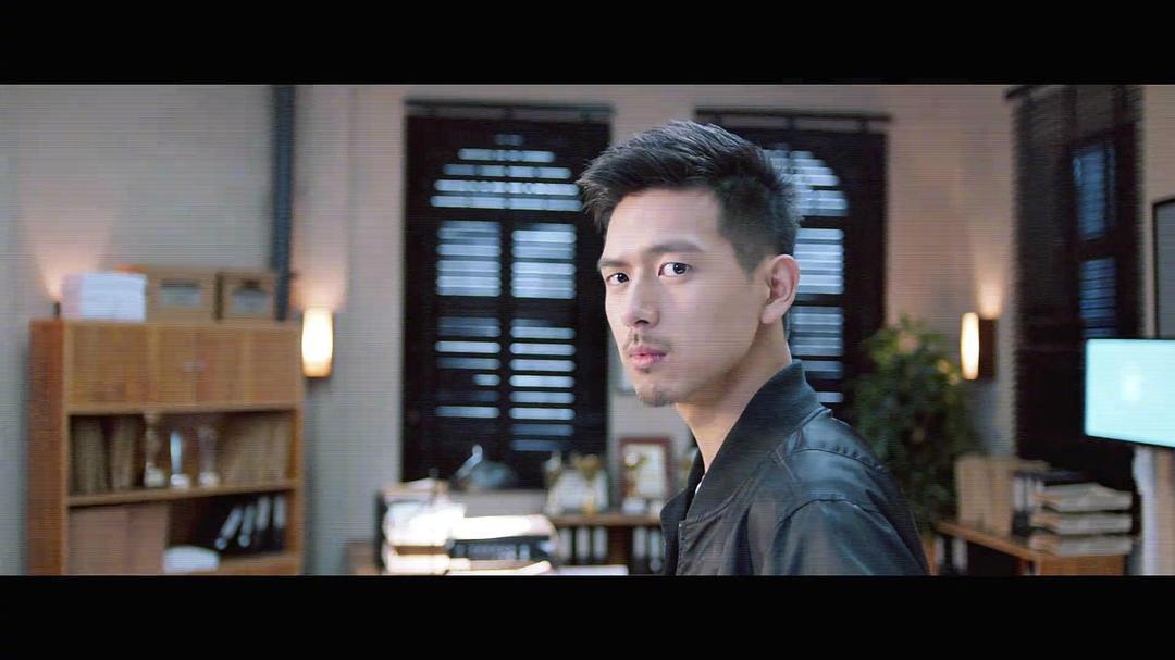 李现在网剧《法医秦明》里面饰演的刑警队长林涛