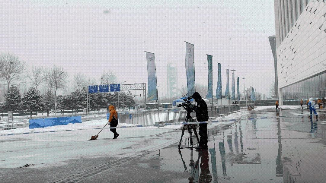 冬奥赛场内外，堆雪人大赛开始了！外国记者说：“下雪的北京非常美”休闲区蓝鸢梦想 - Www.slyday.coM