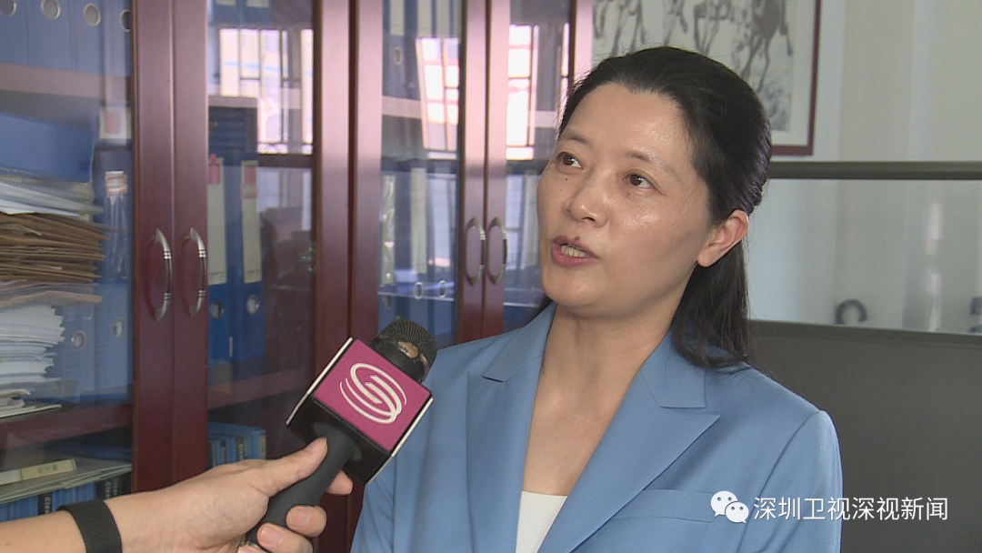 全国中学语文首届学术先锋人物——罗灿作为创校校长,还吸引了正高级