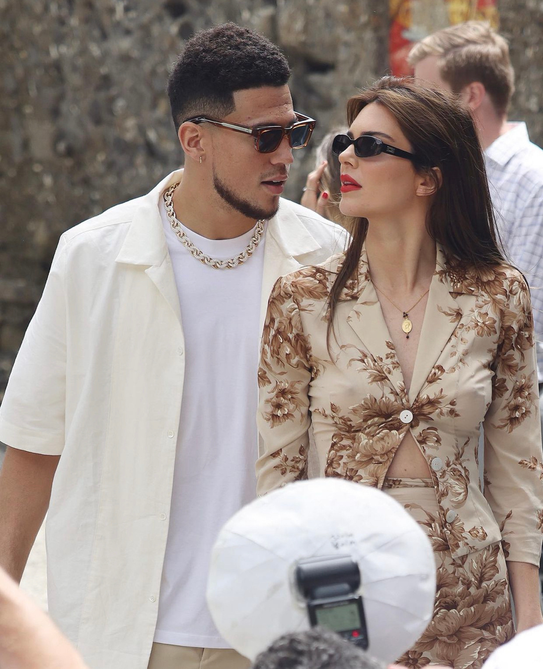 布克与詹娜在意大利参加好友婚礼,太甜了!_高清图集_新浪网