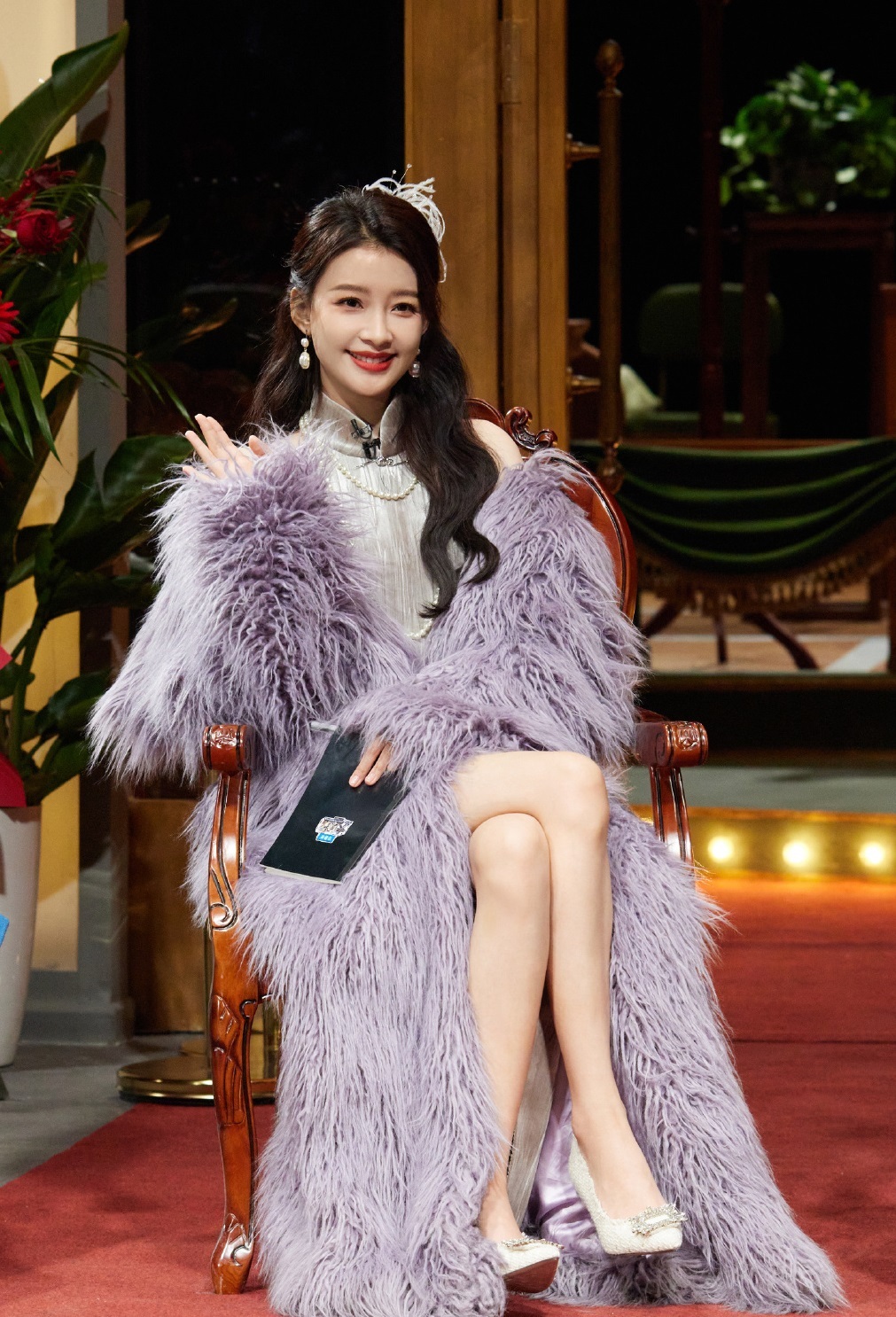 孙怡的直角肩我一整个就是星星眼 这个肩颈线条真的绝美好吧!