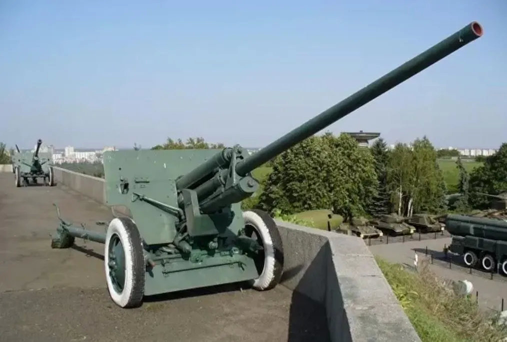 打虎英雄归来俄军新57毫米战车炮战斗射速超过95式自动步枪