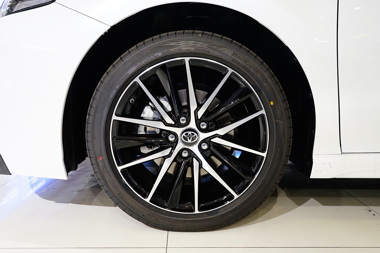 针对性升级接地气混动不再高不可攀2021款凯美瑞实拍简评