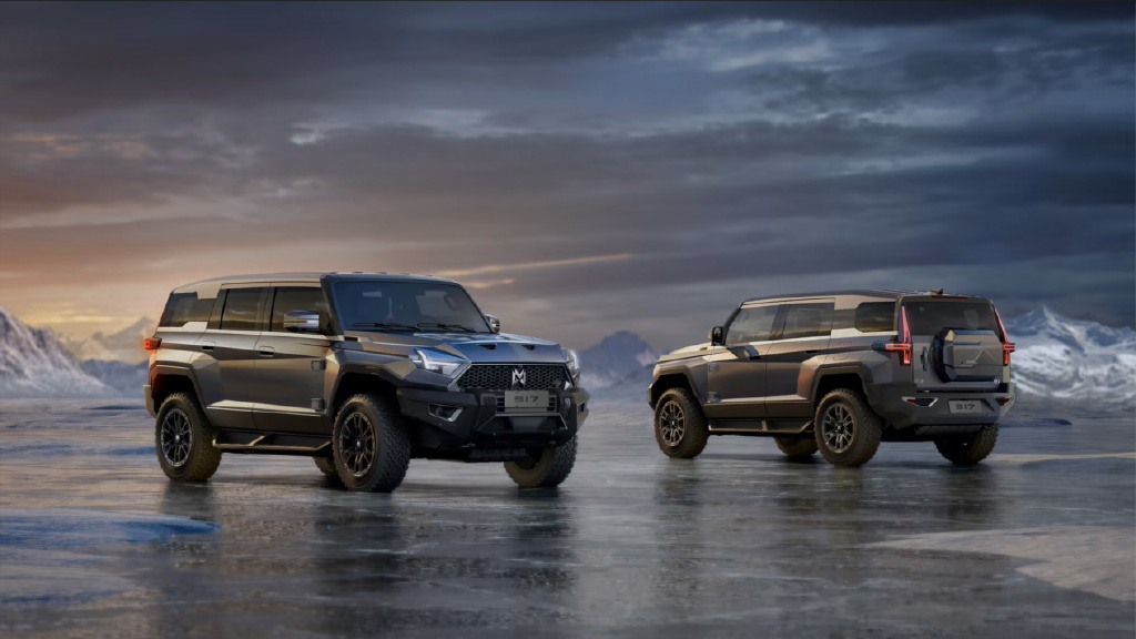 猛汉硬穿绣花鞋,猛士汽车,不跌跟头才怪!