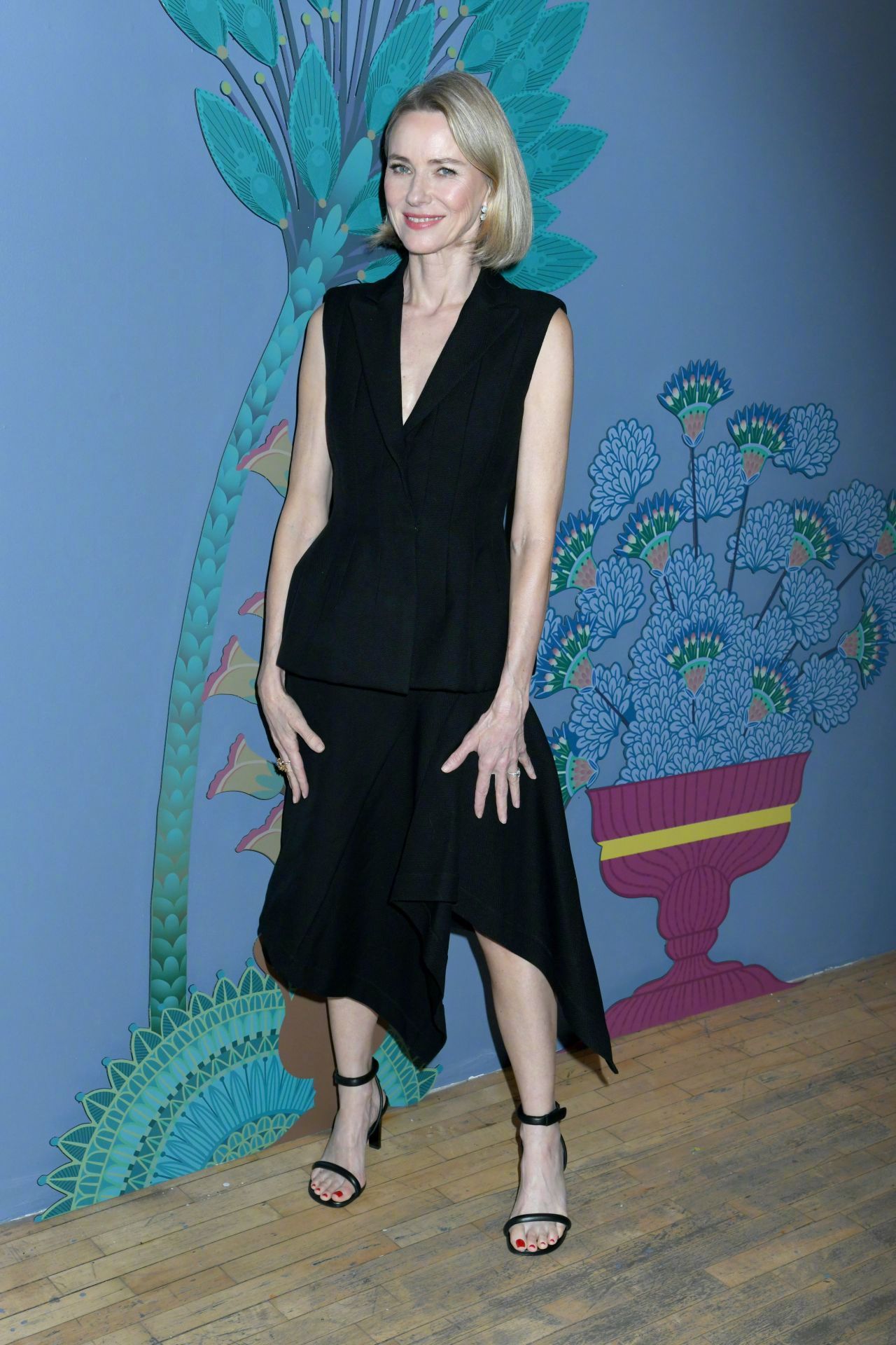 优雅亮相纽约艺术学院一年一度翠贝卡舞会的娜奥米·沃茨