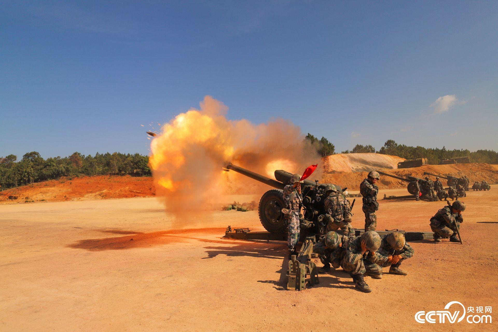 第75集团军某合成旅炮兵实弹射击提升部队协同打击能力